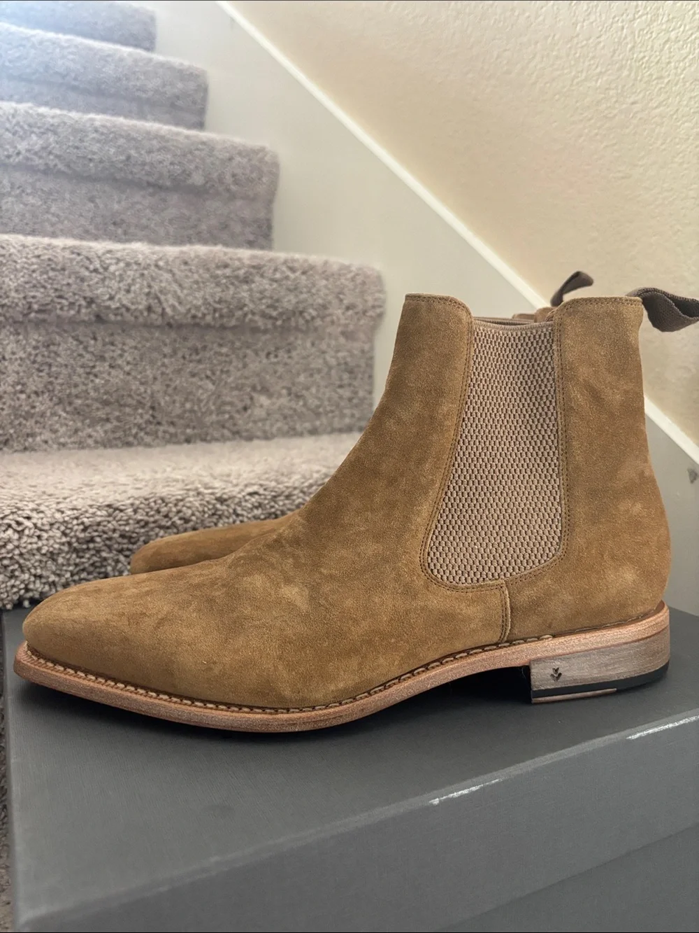 JOHN VARVATOS AMSTERDAM MUSHROOM BROWN SUEDE CHELSEA BOOTS size 8.5 - Picture 3 of 7